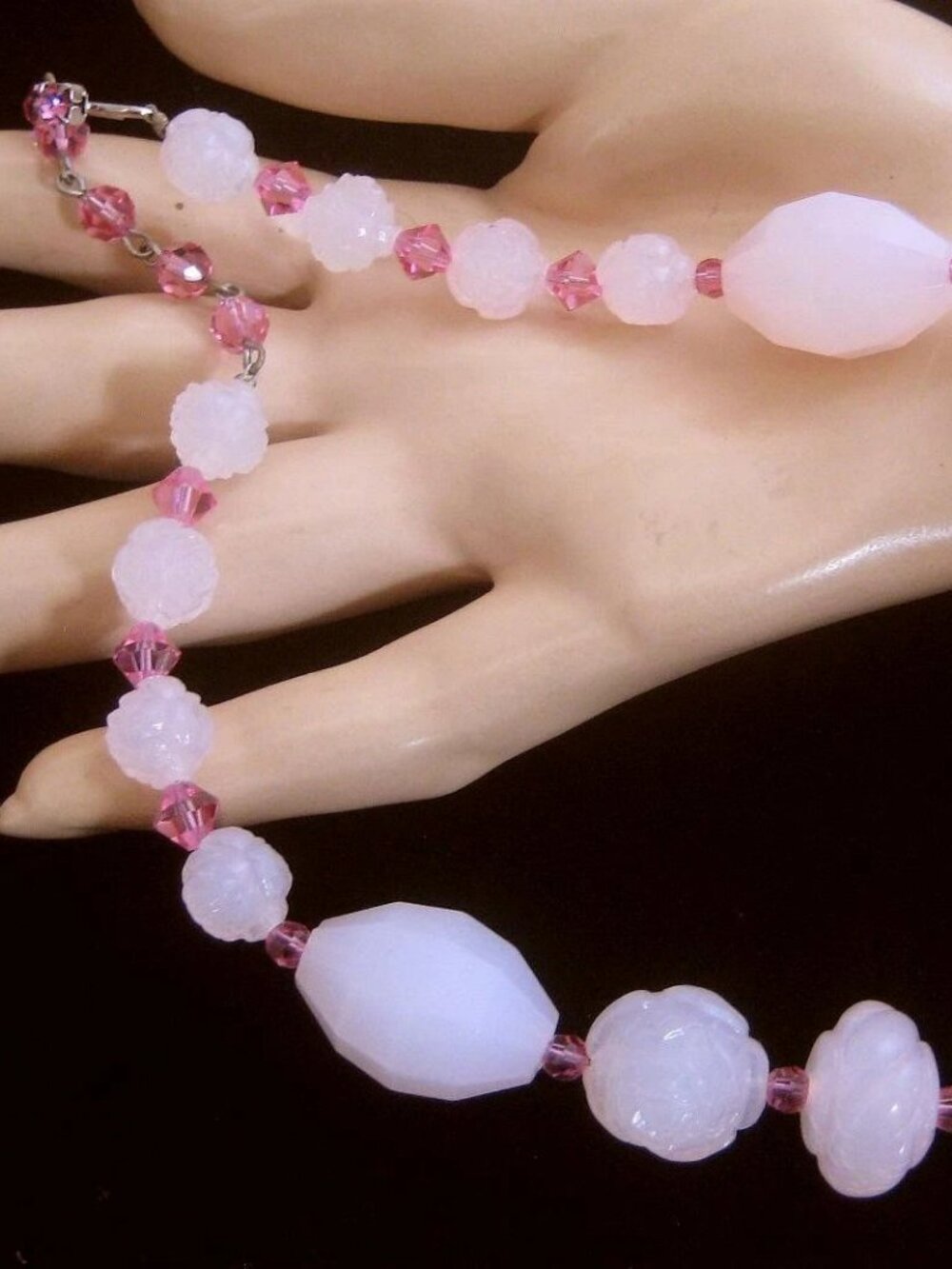 TARINA TARANTINO bead Necklace light pink signed